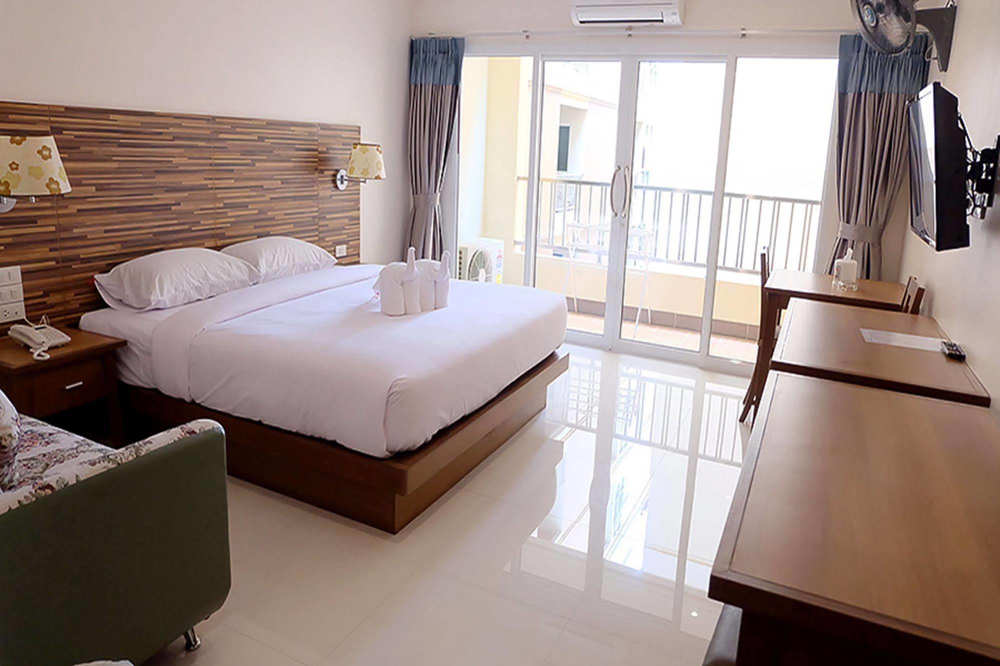 D Hotel Pattaya Exterior foto